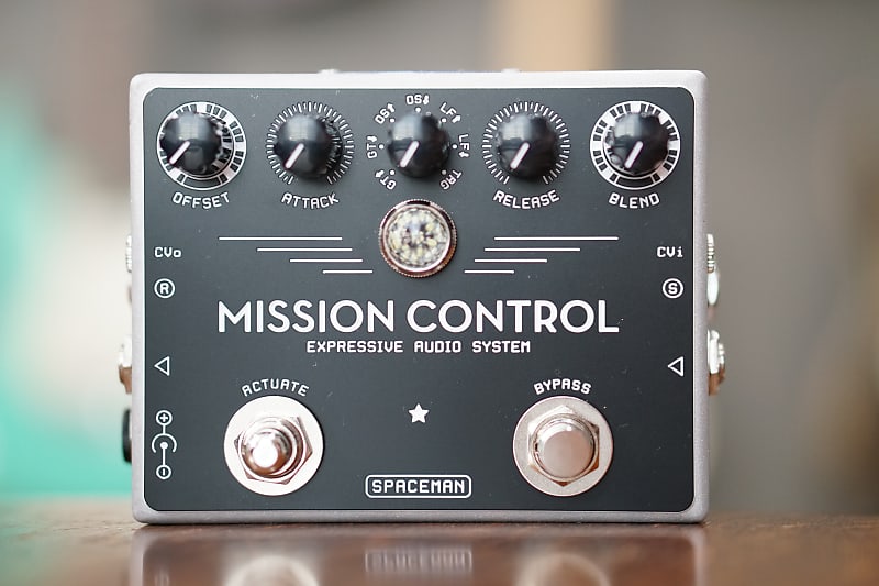 spaceman pedals Spaceman Mission Control Expressive Audio System Silver Edition