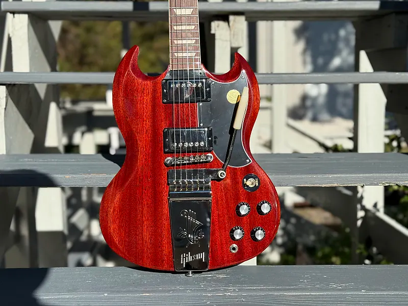 Gibson SG Standard '61 with Maestro Vibrola
