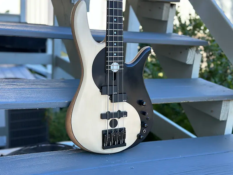 Fodera Yin Yang Standard 4 (used)