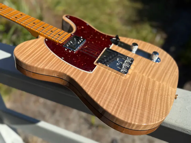Fender Rarities Series Flame Maple Top Chambered Telecaster